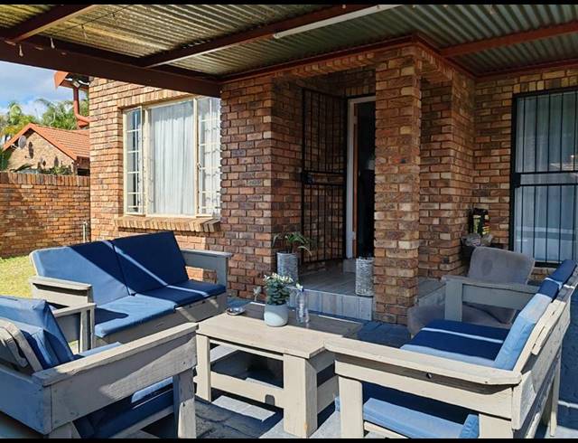 3 BEDROOM APARTMENT FOR SALE IN CLAREMONT